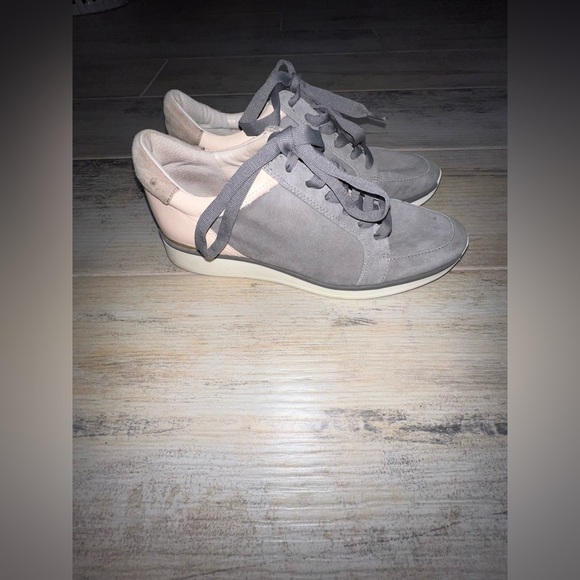 Anthropologie Louise et Cie Berlena Sneakers Gray and Pink Size 8 Suede Leather - Picture 3 of 7